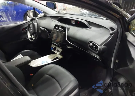2016 Toyota Prius Four z USA, uszkodzony, nr VIN JTDKARFU4G3010253